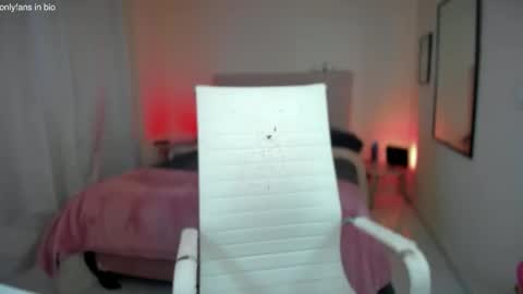 Snapshot of ninavolkov chatting on 02-26-25, 10:53 ninavolkov online show from 02-26-25, 10:53