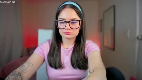 Snapshot of ninavolkov chatting on 02-28-25, 10:06 ninavolkov online show from 02-28-25, 10:06