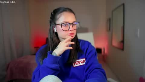 Snapshot of ninavolkov chatting on 03-05-25, 10:32 ninavolkov online show from 03-05-25, 10:32