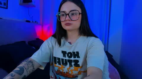 Snapshot of ninavolkov chatting on 09-15-25, 10:54 ninavolkov online show from 09-15-25, 10:54