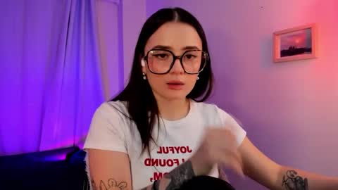 Snapshot of ninavolkov chatting on 09-24-25, 11:08 ninavolkov online show from 09-24-25, 11:08