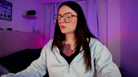 Snapshot of ninavolkov chatting on 10-06-25, 10:51 ninavolkov online show from 10-06-25, 10:51