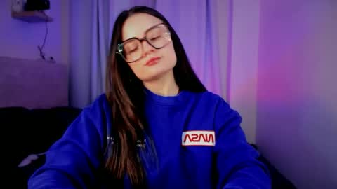 Snapshot of ninavolkov chatting on 10-07-25, 10:07 ninavolkov online show from 10-07-25, 10:07