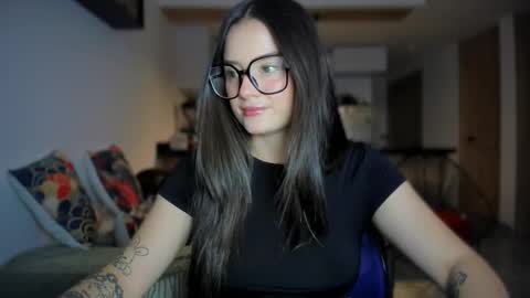 Snapshot of ninavolkov chatting on 02-20-26, 10:10 ninavolkov online show from 02-20-26, 10:10