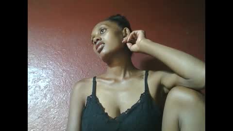 ninie246746 online show from 01-21-25, 04:43