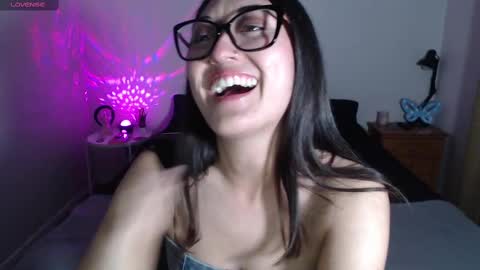 Ninimoon online show from 10-27-25, 02:48