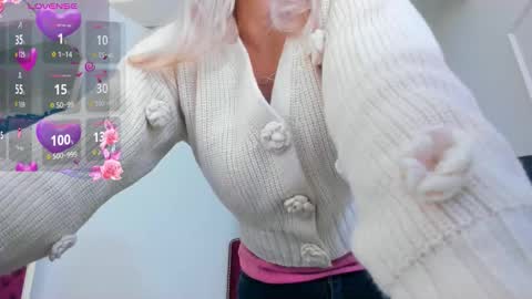 nina dee online show from 11-18-25, 04:28