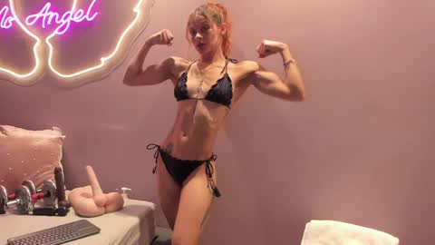 Ninna  online show from 12-18-24, 04:28