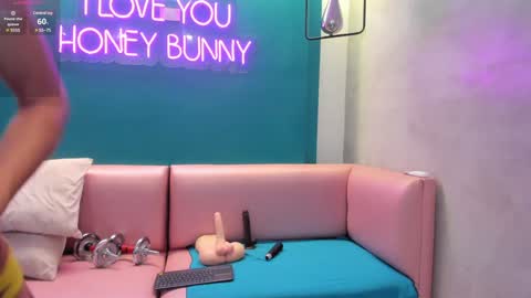 Ninna  online show from 12-19-24, 04:13