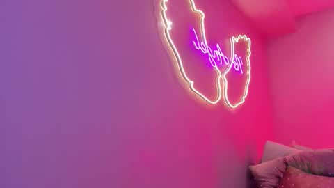 Ninna  online show from 09-14-25, 05:12