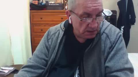 Dennis online show from 12-04-25, 07:22