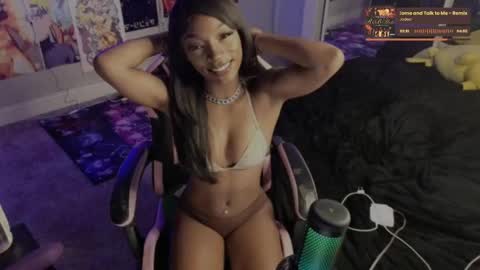 Snapshot of niviawolfe chatting on 09-19-25, 04:36 NIVIA WOLFE online show from 09-19-25, 04:36