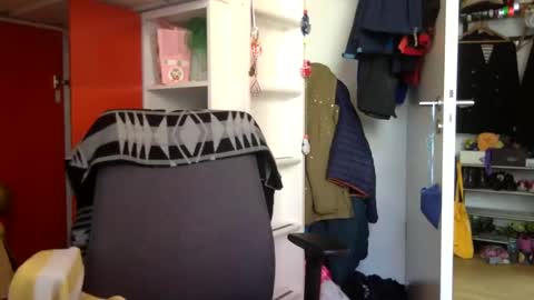 Snapshot of nixomuc chatting on 02-21-25, 01:00 nixomuc online show from 02-21-25, 01:00