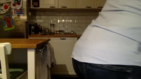 Snapshot of nixomuc chatting on 03-10-25, 07:50 nixomuc online show from 03-10-25, 07:50