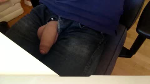 Snapshot of nixomuc chatting on 10-14-25, 09:32 nixomuc online show from 10-14-25, 09:32