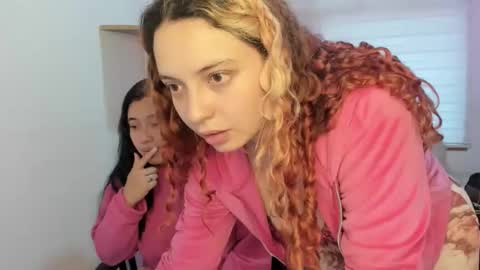 nixy_fresa online show from 10-10-25, 11:31