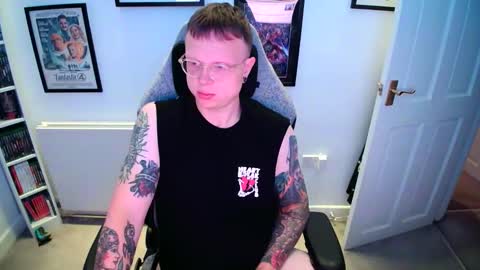 Snapshot of nlrb93 chatting on 09-15-25, 06:30 BNate93 online show from 09-15-25, 06:30