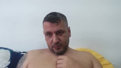 Snapshot of no_limit_couple3 chatting on 11-09-25, 08:23 no_limit_couple3 online show from 11-09-25, 08:23