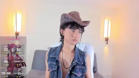 Snapshot of noa_03 chatting on 08-07-26, 08:22 noa_03 online show from 08-07-26, 08:22