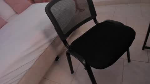 Noa online show from 11-06-25, 04:13