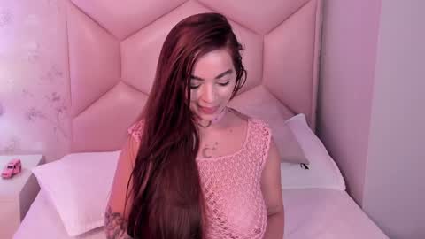 Snapshot of noa_butterfly chatting on 12-30-24, 05:55 ambarsulliva online show from 12-30-24, 05:55