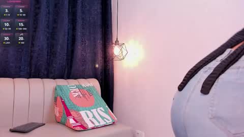 NATHALIA MORENO online show from 11-26-25, 12:28