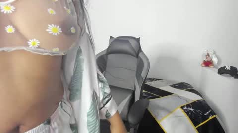 Snapshot of noa_morena_ chatting on 02-07-26, 10:46 My name is Milena but can you call me Mile online show from 02-07-26, 10:46