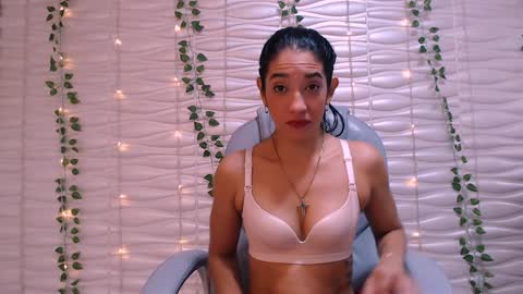 Snapshot of noacollins chatting on 12-10-24, 11:22 NOA COLLINS online show from 12-10-24, 11:22