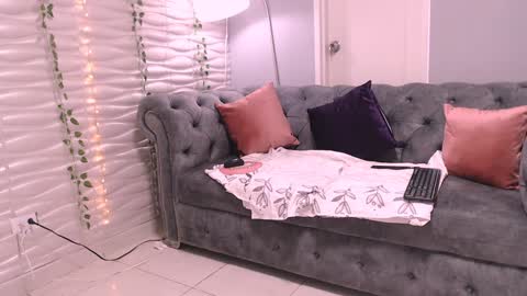 Snapshot of noacollins chatting on 12-12-24, 11:18 NOA COLLINS online show from 12-12-24, 11:18