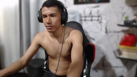 Snapshot of noah_89r chatting on 01-24-25, 08:11 Sebastian online show from 01-24-25, 08:11