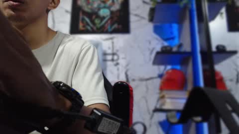 Snapshot of noah_89r chatting on 02-16-25, 04:09 Sebastian online show from 02-16-25, 04:09