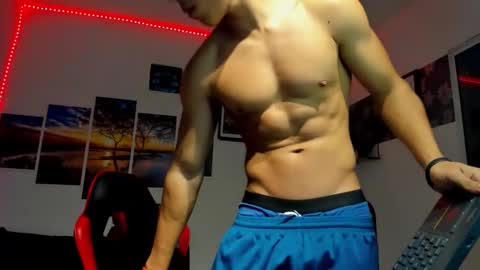 noah_flynn1 online show from 12-01-25, 07:46