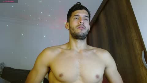 Snapshot of noah_jhonsonn chatting on 12-17-24, 11:28 Noah online show from 12-17-24, 11:28