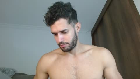 Snapshot of noah_jhonsonn chatting on 01-14-25, 11:31 Noah online show from 01-14-25, 11:31