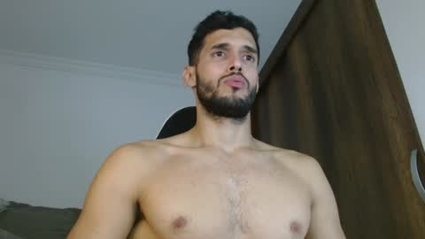 Snapshot of noah_jhonsonn chatting on 01-15-25, 05:26 Noah online show from 01-15-25, 05:26