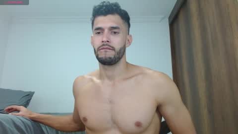 Snapshot of noah_jhonsonn chatting on 02-01-25, 02:02 Noah online show from 02-01-25, 02:02