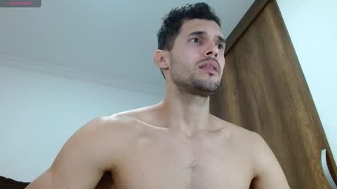 Snapshot of noah_jhonsonn chatting on 03-07-25, 03:39 Noah online show from 03-07-25, 03:39