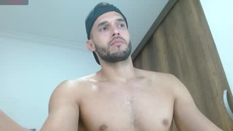 Snapshot of noah_jhonsonn chatting on 10-02-25, 02:13 Noah online show from 10-02-25, 02:13