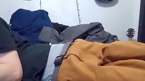 Noah Wesley online show from 12-08-24, 01:46