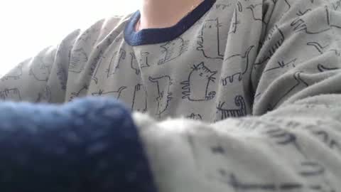 noah_white3 online show from 01-03-25, 04:16