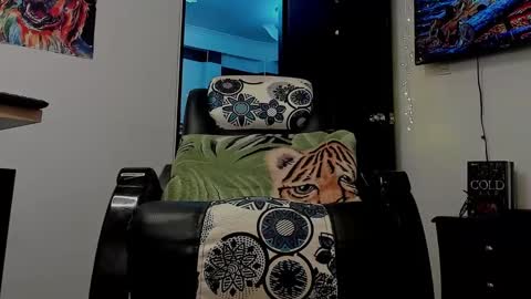 LIAM- noah online show from 01-17-25, 03:22