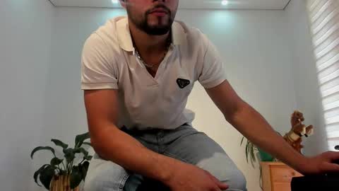 Snapshot of noahbrawn chatting on 02-17-26, 01:18 LIAM- noah online show from 02-17-26, 01:18