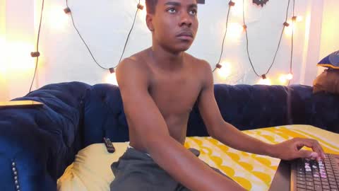 Snapshot of noahjhonson69 chatting on 11-24-25, 11:32 noah online show from 11-24-25, 11:32