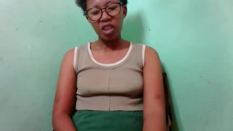 noella711128 online show from 10-13-25, 05:51