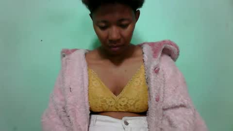 noellah online show from 10-06-25, 04:32