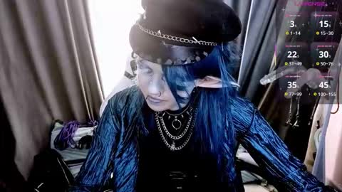 Snapshot of noellegothicshadow chatting on 10-04-25, 10:19 Elly online show from 10-04-25, 10:19