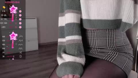 Snapshot of noelleneptune chatting on 09-13-25, 10:26 noelleneptune online show from 09-13-25, 10:26