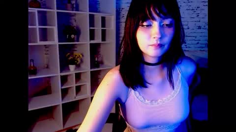 Snapshot of noeva_ chatting on 09-27-25, 01:43 Noeva online show from 09-27-25, 01:43