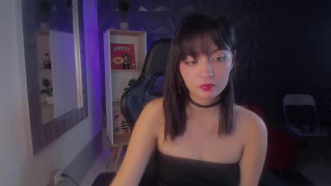 Snapshot of noeva_ chatting on 09-30-25, 06:35 Noeva online show from 09-30-25, 06:35