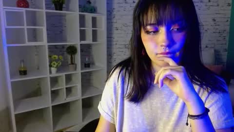 Snapshot of noeva_ chatting on 10-11-25, 12:10 Noeva online show from 10-11-25, 12:10